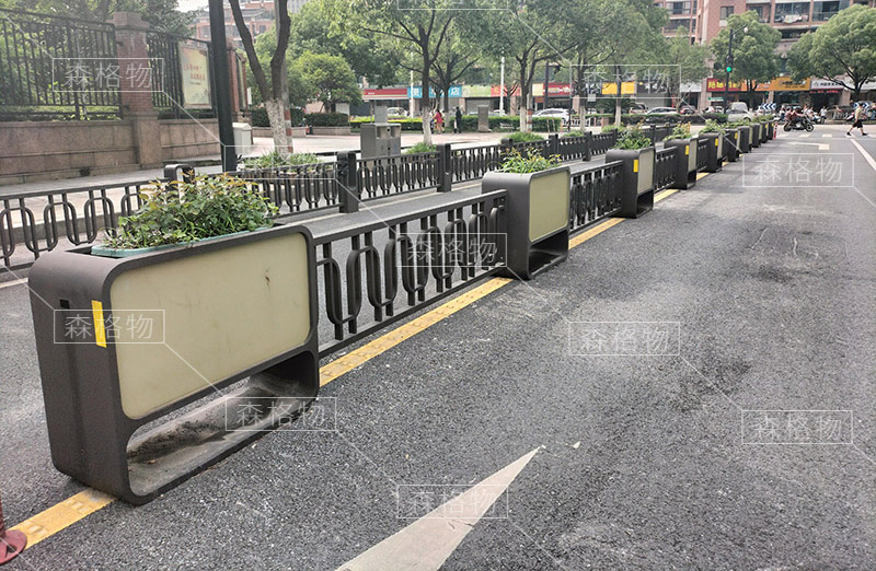 浙江余杭太平家园3.5公里花箱护栏案例