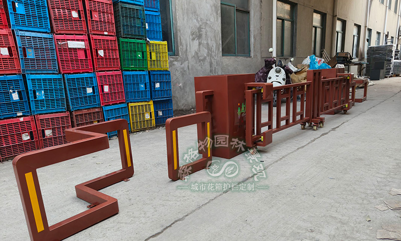 可移动伸缩花箱护栏厂家直供适用场景:覆盖广,一站式满足需求 可移动伸缩花箱护栏厂家直供适用场景:覆盖广,一站式满足需求