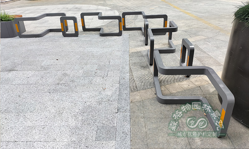 商业街人车分流护栏款式有哪些? 商业街人车分流护栏款式有哪些?